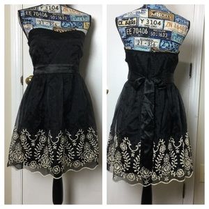 NWT Strapless Lace Embroidered Metallic Black/Ivory Prom/Cocktail Dress